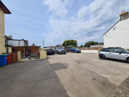 Freehold Pub Investment